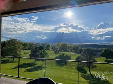 This luxurious home situated on the 6th fairway of the Lewiston on Lewiston Golf and Country Club in Idaho - for sale on GolfHomes.com, golf home, golf lot