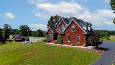 Welcome to this stunning 3 bed, 2.5 bath brick home located on on Hidden Valley Golf Course in Kentucky - for sale on GolfHomes.com, golf home, golf lot
