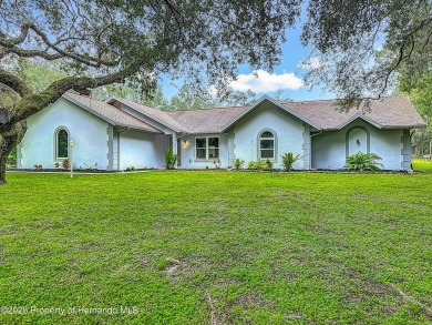 Fall in love with this picturesque 4 bedrooms, 2 bath, 2 car on Citrus Hills Golf Club in Florida - for sale on GolfHomes.com, golf home, golf lot