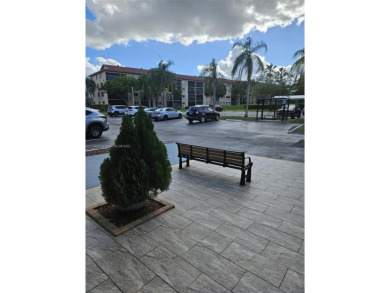 Beautiful  renovated apartm in Pembroke Pines. Stunning on Flamingo Lakes Country Club in Florida - for sale on GolfHomes.com, golf home, golf lot