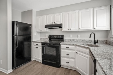 This lovely converted 2 bedroom, 2 bath condo has all you've on Lake Saint Louis Par 3 in Missouri - for sale on GolfHomes.com, golf home, golf lot