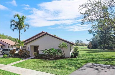 Welcome to effortless Florida living in this UPDATED, MOVE-IN on Deer Creek Golf Club in Florida - for sale on GolfHomes.com, golf home, golf lot