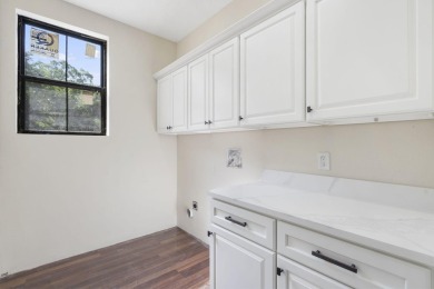 On Fleek. Bussin'. IYKYK.Welcome to a truly exceptional modern on Kimberling City Golf Club in Missouri - for sale on GolfHomes.com, golf home, golf lot