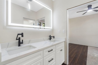 On Fleek. Bussin'. IYKYK.Welcome to a truly exceptional modern on Kimberling City Golf Club in Missouri - for sale on GolfHomes.com, golf home, golf lot