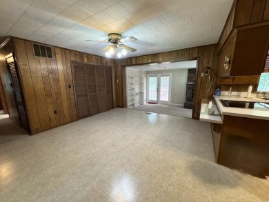 937 Homecrest Drive in Piggott, AR is a 3 BR, 2 BA, 1,742 SF on Sugar Creek Country Club in Arkansas - for sale on GolfHomes.com, golf home, golf lot
