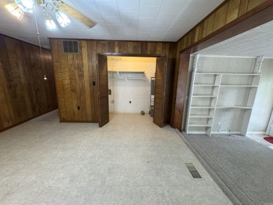 937 Homecrest Drive in Piggott, AR is a 3 BR, 2 BA, 1,742 SF on Sugar Creek Country Club in Arkansas - for sale on GolfHomes.com, golf home, golf lot