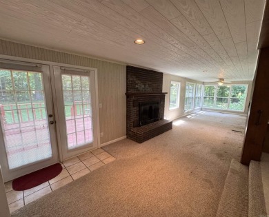 937 Homecrest Drive in Piggott, AR is a 3 BR, 2 BA, 1,742 SF on Sugar Creek Country Club in Arkansas - for sale on GolfHomes.com, golf home, golf lot