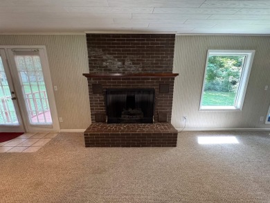 937 Homecrest Drive in Piggott, AR is a 3 BR, 2 BA, 1,742 SF on Sugar Creek Country Club in Arkansas - for sale on GolfHomes.com, golf home, golf lot
