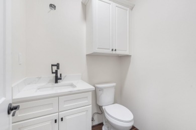 On Fleek. Bussin'. IYKYK.Welcome to a truly exceptional modern on Kimberling City Golf Club in Missouri - for sale on GolfHomes.com, golf home, golf lot