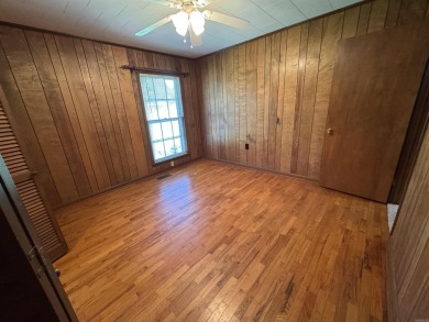 937 Homecrest Drive in Piggott, AR is a 3 BR, 2 BA, 1,742 SF on Sugar Creek Country Club in Arkansas - for sale on GolfHomes.com, golf home, golf lot