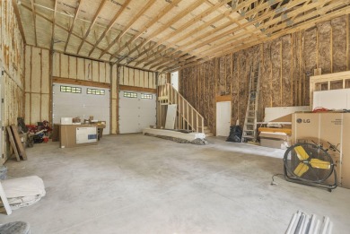On Fleek. Bussin'. IYKYK.Welcome to a truly exceptional modern on Kimberling City Golf Club in Missouri - for sale on GolfHomes.com, golf home, golf lot