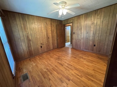 937 Homecrest Drive in Piggott, AR is a 3 BR, 2 BA, 1,742 SF on Sugar Creek Country Club in Arkansas - for sale on GolfHomes.com, golf home, golf lot