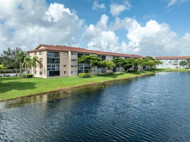 WOW! ** CENTER LAKE CORNER UNIT **( 1,533 sq ft,  shows larger on Flamingo Lakes Country Club in Florida - for sale on GolfHomes.com, golf home, golf lot