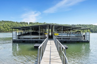 On Fleek. Bussin'. IYKYK.Welcome to a truly exceptional modern on Kimberling City Golf Club in Missouri - for sale on GolfHomes.com, golf home, golf lot