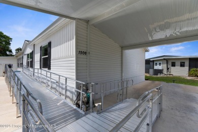 MOTIVATED SELLER WILL CONSIDER ALL REASONABLE CASH, CONVENTIONAL on Brookridge Country Club in Florida - for sale on GolfHomes.com, golf home, golf lot