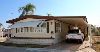 **DESIRABLE GOLDEN GATE/RESIDENT OWNED COMMUNITY** Spectacular on Mainlands Golf Club in Florida - for sale on GolfHomes.com, golf home, golf lot