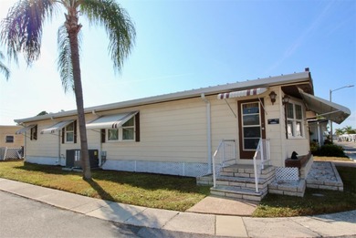 **DESIRABLE GOLDEN GATE/RESIDENT OWNED COMMUNITY** Spectacular on Mainlands Golf Club in Florida - for sale on GolfHomes.com, golf home, golf lot