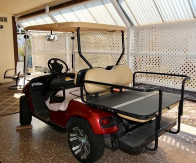 **DESIRABLE GOLDEN GATE/RESIDENT OWNED COMMUNITY** Spectacular on Mainlands Golf Club in Florida - for sale on GolfHomes.com, golf home, golf lot