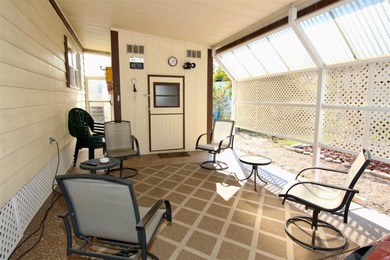 **DESIRABLE GOLDEN GATE/RESIDENT OWNED COMMUNITY** Spectacular on Mainlands Golf Club in Florida - for sale on GolfHomes.com, golf home, golf lot