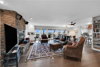 Beautiful home on Holiday Island with breathtaking views on Holiday Island Executive Golf Course in Arkansas - for sale on GolfHomes.com, golf home, golf lot