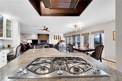 Beautiful home on Holiday Island with breathtaking views on Holiday Island Executive Golf Course in Arkansas - for sale on GolfHomes.com, golf home, golf lot