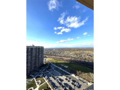 1600+ Sq Ft 2 Bedrooms 2.5 Baths Corner Unit on the 33rd Floor on Towers Country Club in New York - for sale on GolfHomes.com, golf home, golf lot