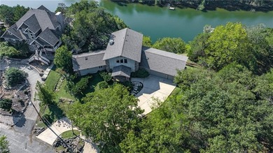 Beautiful home on Holiday Island with breathtaking views on Holiday Island Executive Golf Course in Arkansas - for sale on GolfHomes.com, golf home, golf lot