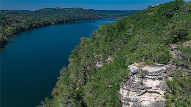 Beautiful home on Holiday Island with breathtaking views on Holiday Island Executive Golf Course in Arkansas - for sale on GolfHomes.com, golf home, golf lot