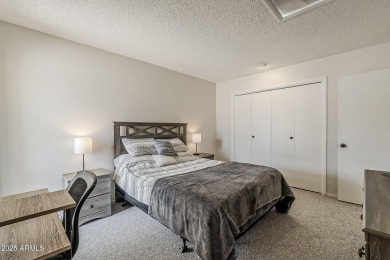 Immaculate Move-In Ready Condo/Twin Home! This beautifully on PalmBrook Country Club in Arizona - for sale on GolfHomes.com, golf home, golf lot