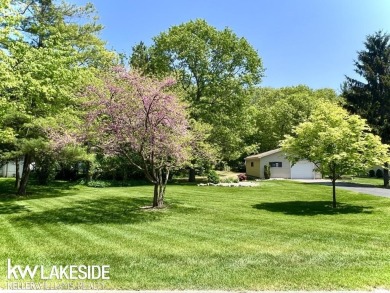 Fully Furnished very spacious 1749 sq. ft. recently updated on Hidden Harbour Golf Course in Michigan - for sale on GolfHomes.com, golf home, golf lot