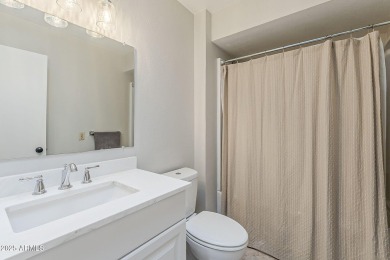 Immaculate Move-In Ready Condo/Twin Home! This beautifully on PalmBrook Country Club in Arizona - for sale on GolfHomes.com, golf home, golf lot