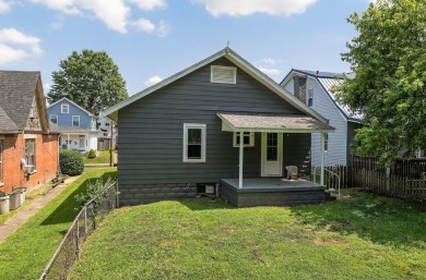 Welcome to this beautifully updated 2 bed (possible 3 bed, home on Twin Oaks Golf and Plantation Club in Kentucky - for sale on GolfHomes.com, golf home, golf lot