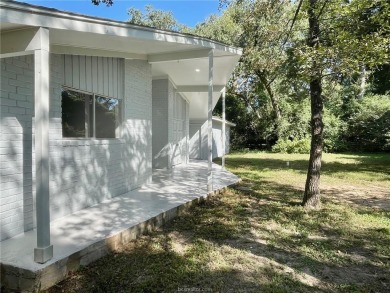 Wow!  Hard to find a mid-century modern-inspired home on a on Hilltop Lakes Resort Golf Club in Texas - for sale on GolfHomes.com, golf home, golf lot