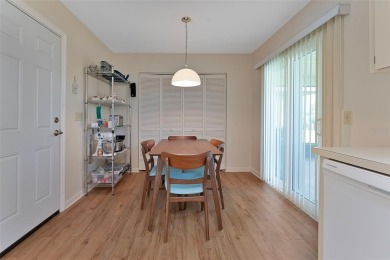Quaint 2 bedroom 2 bath home in the very desirable mid-Florida on Highland Fairways Golf Club in Florida - for sale on GolfHomes.com, golf home, golf lot