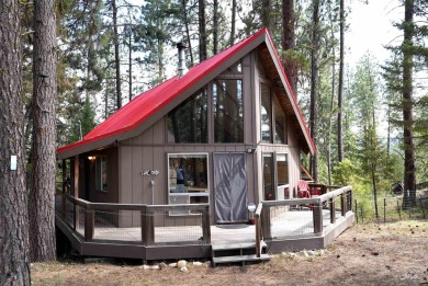 Charming, fully updated cabin in the heart of Terrace Lakes on Terrace Lakes Golf Resort in Idaho - for sale on GolfHomes.com, golf home, golf lot