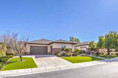 Beautifully renovated 1-story home on nearly 1/2 acre corner lot on Anthem Country Club in Nevada - for sale on GolfHomes.com, golf home, golf lot