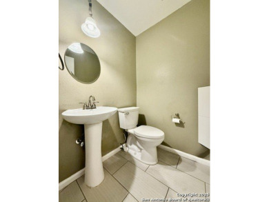 Location, location, location!! Cozy and ready to move in house on Oak Hills Country Club in Texas - for sale on GolfHomes.com, golf home, golf lot