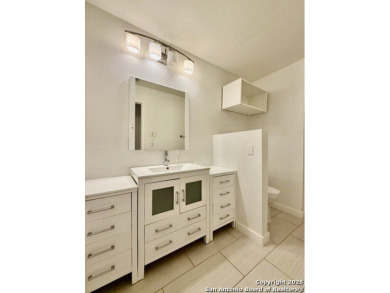 Location, location, location!! Cozy and ready to move in house on Oak Hills Country Club in Texas - for sale on GolfHomes.com, golf home, golf lot