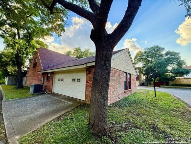 Location, location, location!! Cozy and ready to move in house on Oak Hills Country Club in Texas - for sale on GolfHomes.com, golf home, golf lot