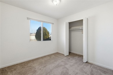 Charming 3-bedroom, 2-bath home offering 1,393 sq ft of on Cerbat Cliffs Golf Course in Arizona - for sale on GolfHomes.com, golf home, golf lot