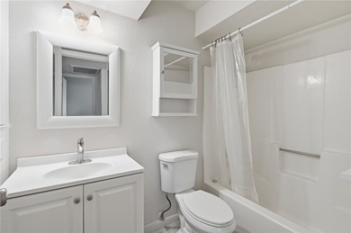 Charming 3-bedroom, 2-bath home offering 1,393 sq ft of on Cerbat Cliffs Golf Course in Arizona - for sale on GolfHomes.com, golf home, golf lot