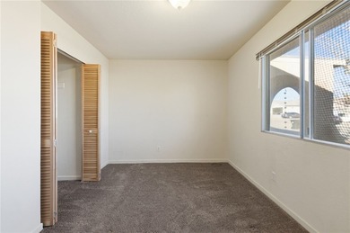 Charming 3-bedroom, 2-bath home offering 1,393 sq ft of on Cerbat Cliffs Golf Course in Arizona - for sale on GolfHomes.com, golf home, golf lot