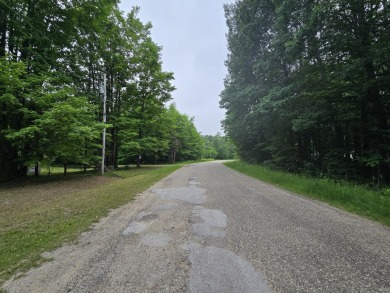 TIRED OF SKY-HIGH RENT? SAY HELLO TO YOUR AFFORDABLE ESCAPE! on Lakes of the North Deer Run Golf Course in Michigan - for sale on GolfHomes.com, golf home, golf lot