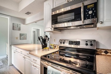 Welcome home to this delightful 2 bed 1 bath cottage located in on Heron Point Golf Club in South Carolina - for sale on GolfHomes.com, golf home, golf lot