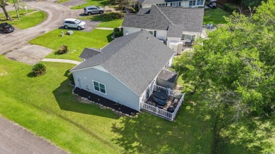 Welcome home to this delightful 2 bed 1 bath cottage located in on Heron Point Golf Club in South Carolina - for sale on GolfHomes.com, golf home, golf lot