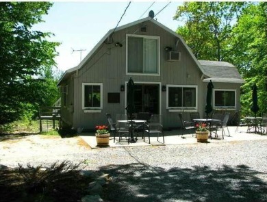 Charming Turn-Key Cottage on Frye Island - A Lakeside Retreat! on Frye Island Golf Club in Maine - for sale on GolfHomes.com, golf home, golf lot