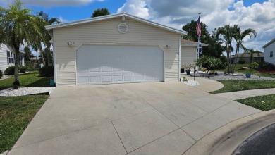This 2100 SF home is located on a very quiet cul-de-sac in on The Riverside Golf Club in Florida - for sale on GolfHomes.com, golf home, golf lot