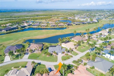 This very well-maintained 3-bedroom, 2-bathroom home is situated on Royal Tee Country Club in Florida - for sale on GolfHomes.com, golf home, golf lot