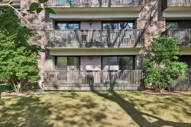 FIRST-FLOOR, MOVE-IN READY HeatherRidge condo. HEATED on Heather Ridge Golf Club in Illinois - for sale on GolfHomes.com, golf home, golf lot