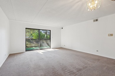 FIRST-FLOOR, MOVE-IN READY HeatherRidge condo. HEATED on Heather Ridge Golf Club in Illinois - for sale on GolfHomes.com, golf home, golf lot